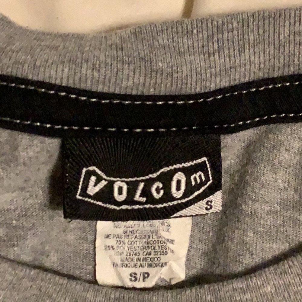 VOLCOM T-shirt - Picture 4 of 4